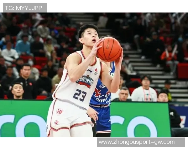 林葳上半场表现平平仅得2分但3次助攻展现传球潜力引人关注